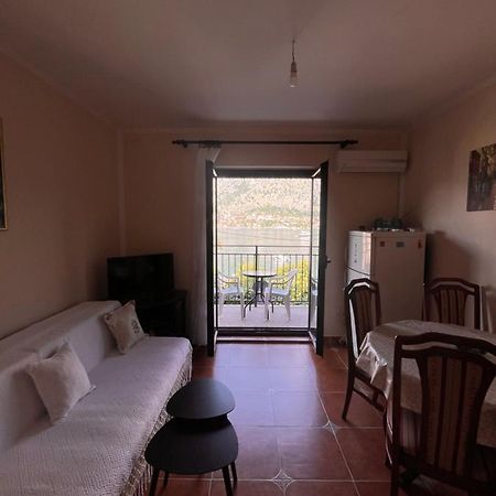 Apartment With Sea View Котор Екстериор снимка